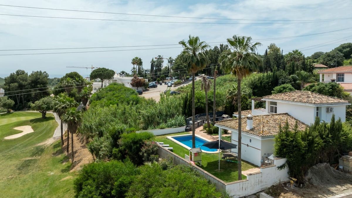 3 chambre Villa/Maison à vendre à Estepona avec piscine - 825 000 € (Ref: 9855603)