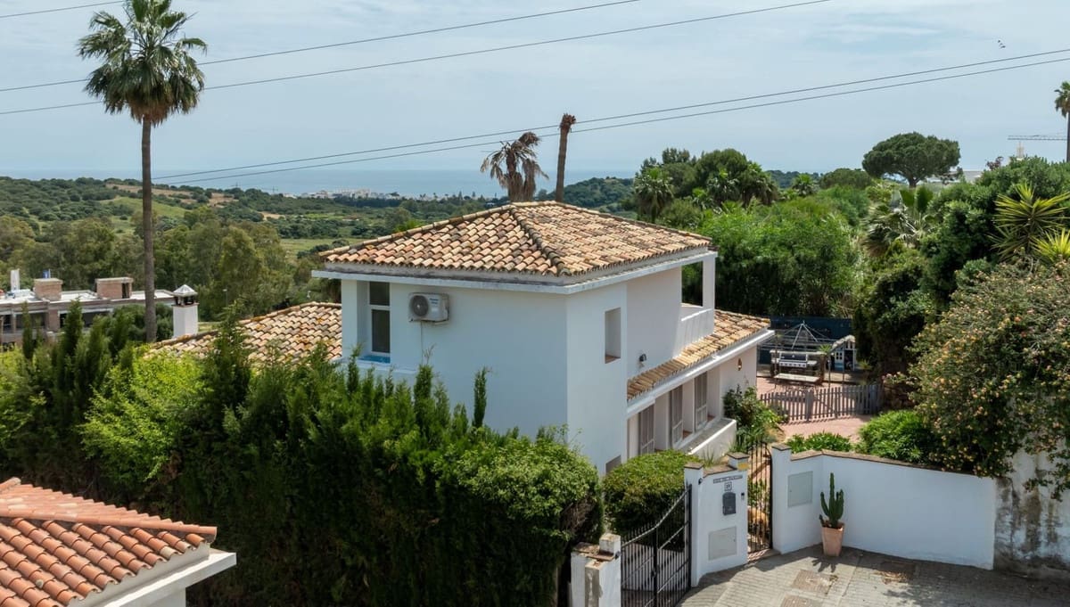 3 chambre Villa/Maison à vendre à Estepona avec piscine - 825 000 € (Ref: 9855603)