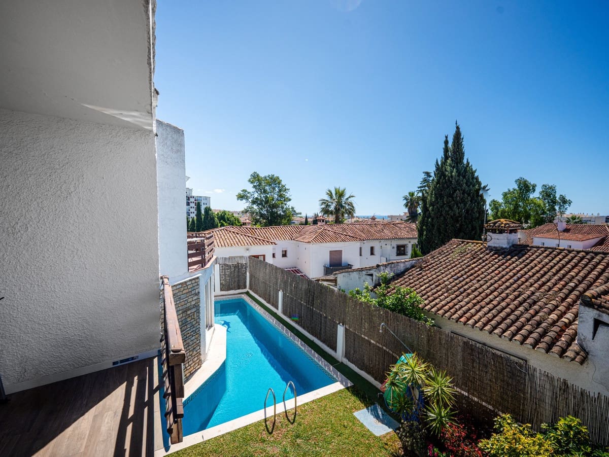 3 bedroom Villa for sale in Marbella with pool - € 1,500,000 (Ref: 9855604)