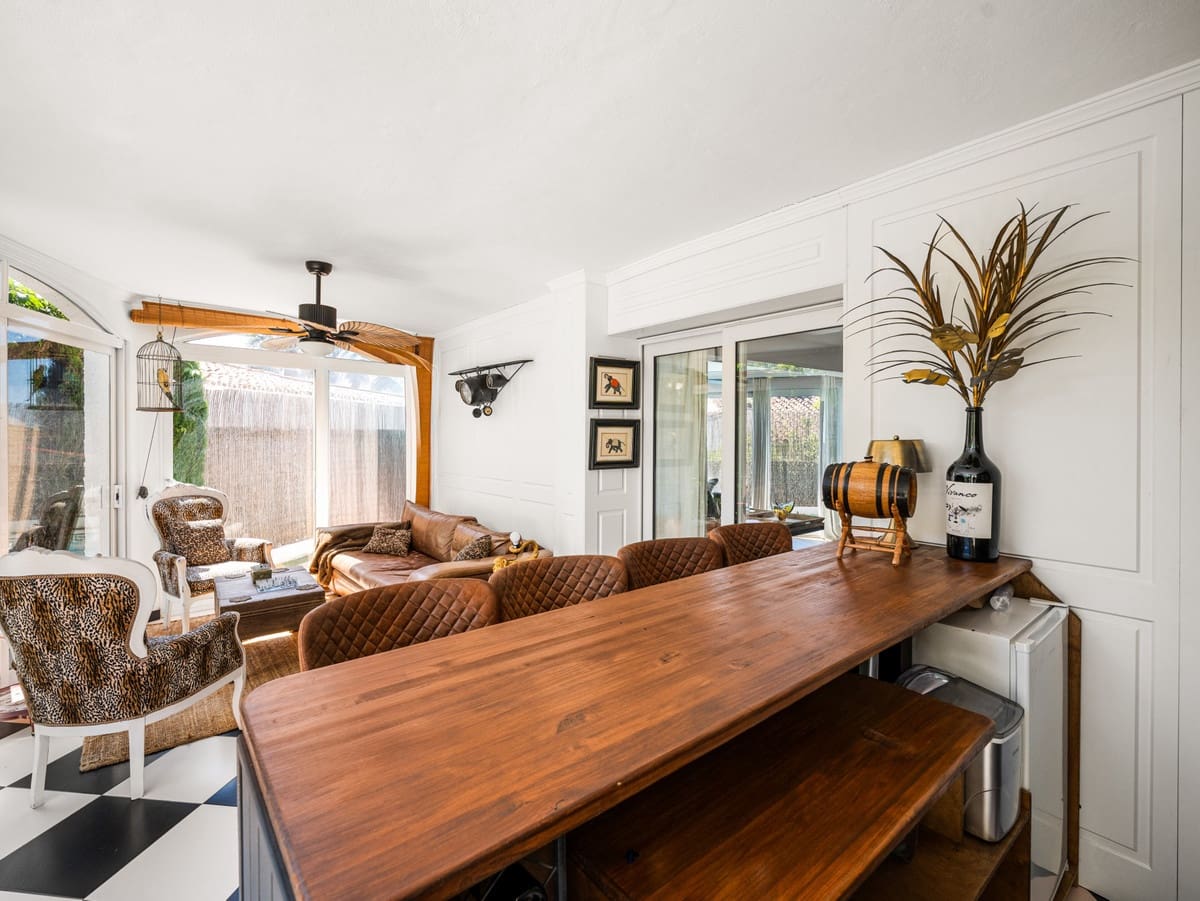 3 bedroom Villa for sale in Marbella with pool - € 1,500,000 (Ref: 9855604)