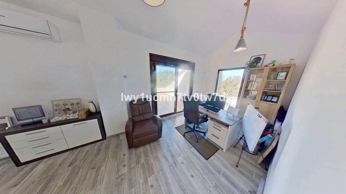 5 sypialnia Willa na sprzedaż w Alhaurin de la Torre z basenem garażem - 670 000 € (Ref: 9855605)