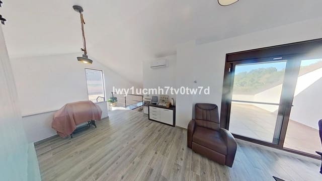 5 chambre Villa/Maison à vendre à Alhaurín de la Torre avec piscine garage - 670 000 € (Ref: 9855605)