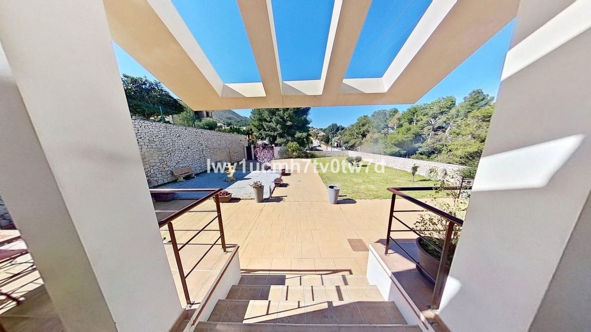 5 sypialnia Willa na sprzedaż w Alhaurin de la Torre z basenem garażem - 670 000 € (Ref: 9855605)