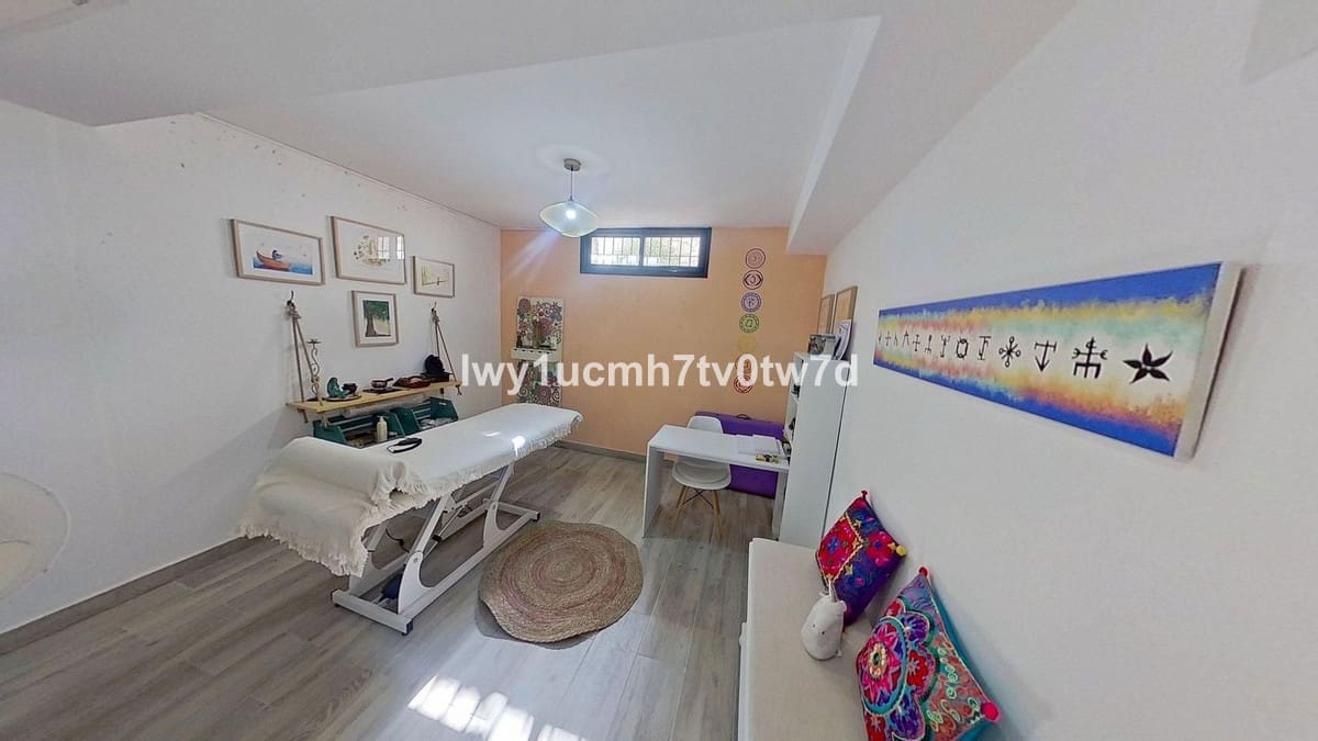 5 sypialnia Willa na sprzedaż w Alhaurin de la Torre z basenem garażem - 670 000 € (Ref: 9855605)