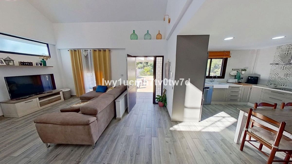 5 sypialnia Willa na sprzedaż w Alhaurin de la Torre z basenem garażem - 670 000 € (Ref: 9855605)