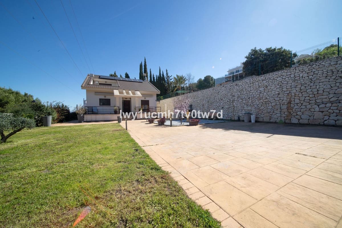 5 sypialnia Willa na sprzedaż w Alhaurin de la Torre z basenem garażem - 670 000 € (Ref: 9855605)