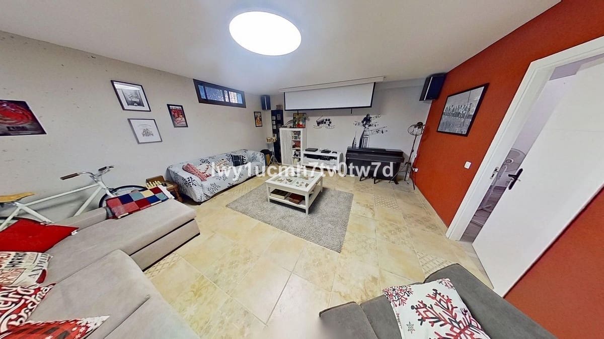 5 sypialnia Willa na sprzedaż w Alhaurin de la Torre z basenem garażem - 670 000 € (Ref: 9855605)