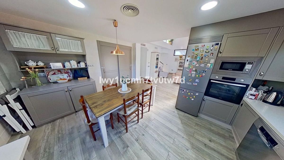 5 sypialnia Willa na sprzedaż w Alhaurin de la Torre z basenem garażem - 670 000 € (Ref: 9855605)