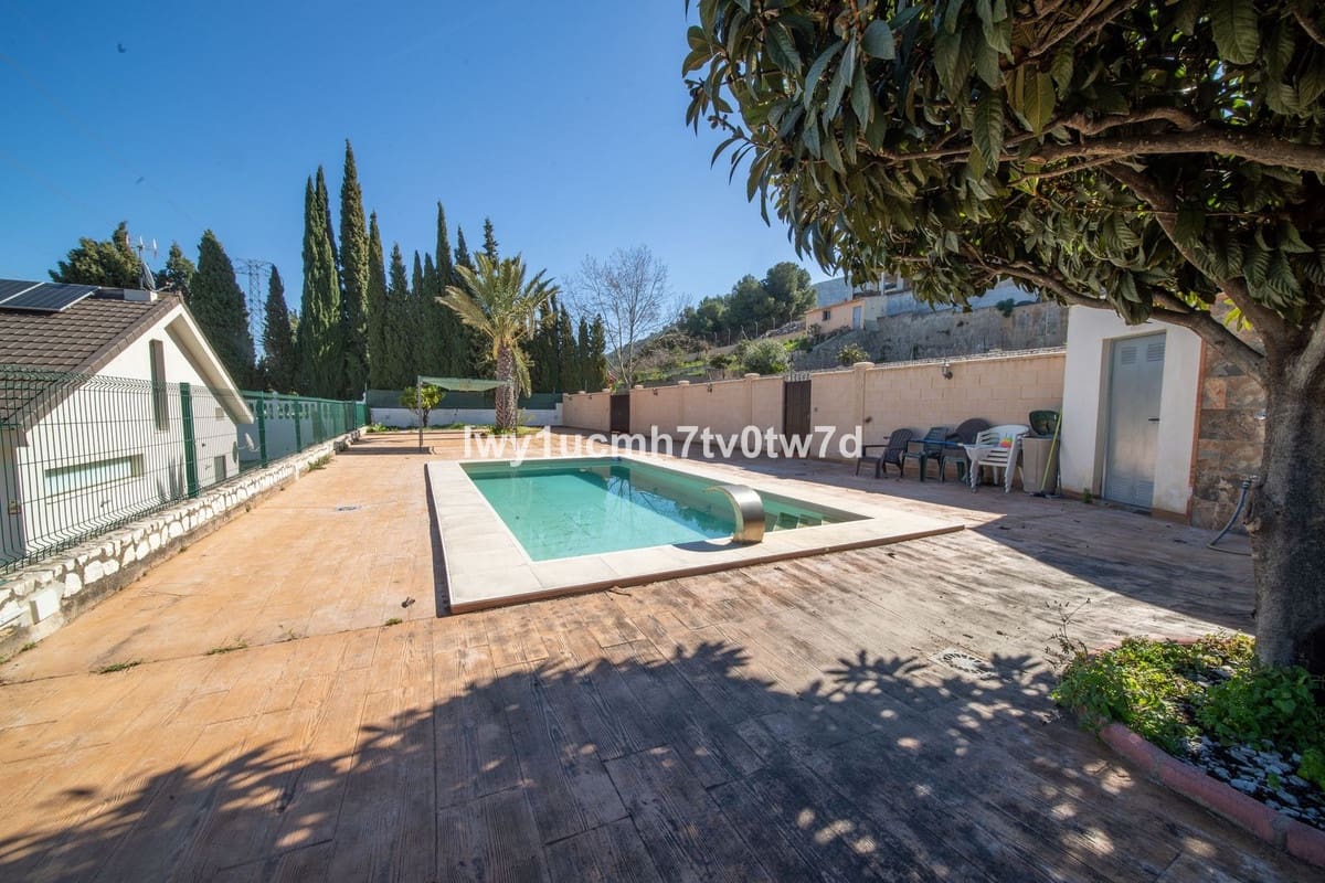 5 sypialnia Willa na sprzedaż w Alhaurin de la Torre z basenem garażem - 670 000 € (Ref: 9855605)