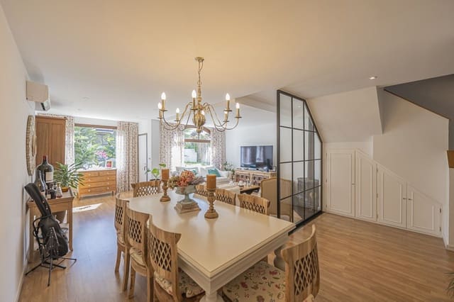2 chambre Maison de Ville à vendre à Atalaya-Isdabe, Estepona avec piscine - 549 000 € (Ref: 9855606)