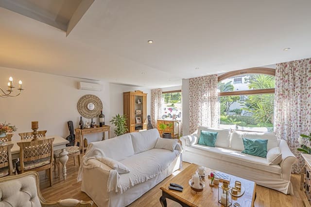 2 chambre Maison de Ville à vendre à Atalaya-Isdabe, Estepona avec piscine - 549 000 € (Ref: 9855606)