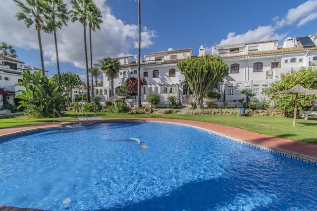 2 chambre Maison de Ville à vendre à Atalaya-Isdabe, Estepona avec piscine - 549 000 € (Ref: 9855606)