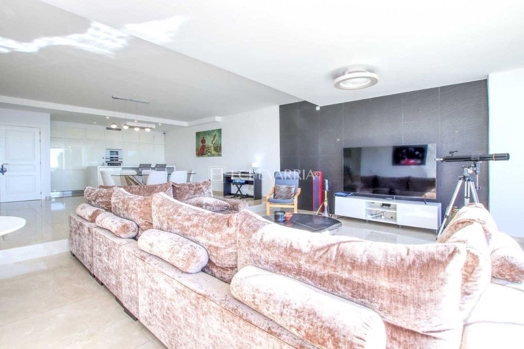 4 bedroom Townhouse for sale in Marbella with pool - € 1,000,000 (Ref: 9855607)