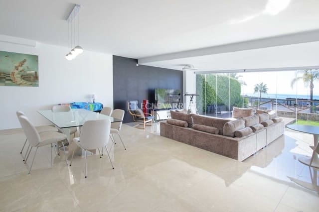 4 soveværelse Byhus til salg i Marbella med swimmingpool - € 1.000.000 (Ref: 9855607)