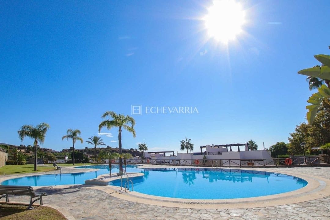 4 bedroom Townhouse for sale in Marbella with pool - € 1,000,000 (Ref: 9855607)