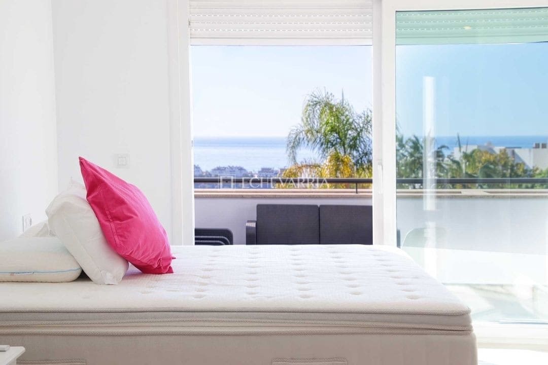 4 bedroom Townhouse for sale in Marbella with pool - € 1,000,000 (Ref: 9855607)