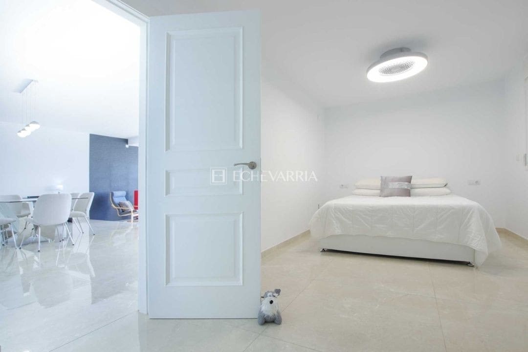 4 bedroom Townhouse for sale in Marbella with pool - € 1,000,000 (Ref: 9855607)