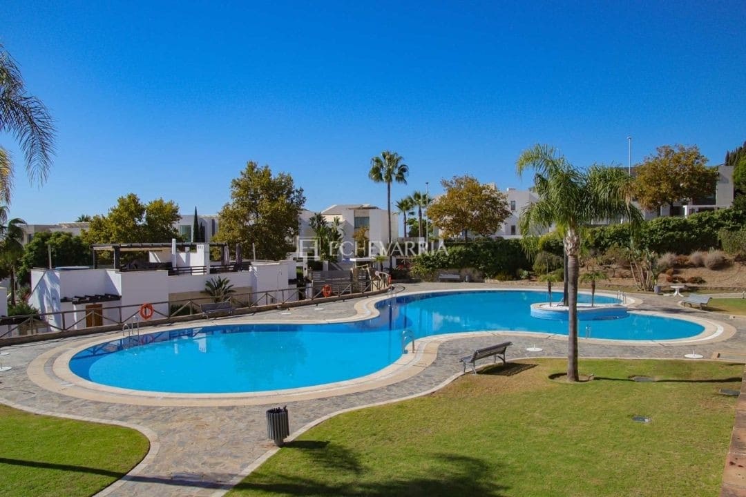 4 bedroom Townhouse for sale in Marbella with pool - € 1,000,000 (Ref: 9855607)