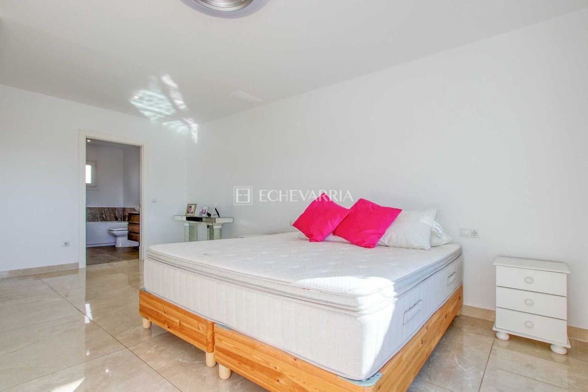 4 bedroom Townhouse for sale in Marbella with pool - € 1,000,000 (Ref: 9855607)
