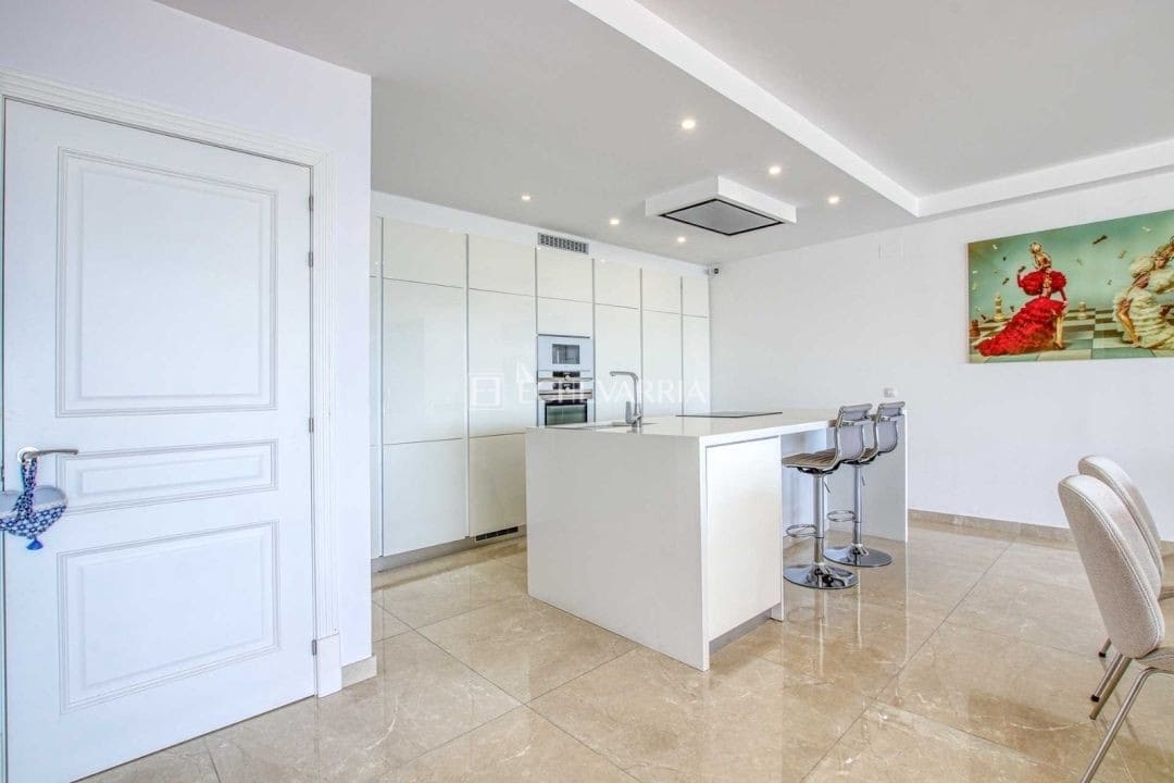 4 bedroom Townhouse for sale in Marbella with pool - € 1,000,000 (Ref: 9855607)