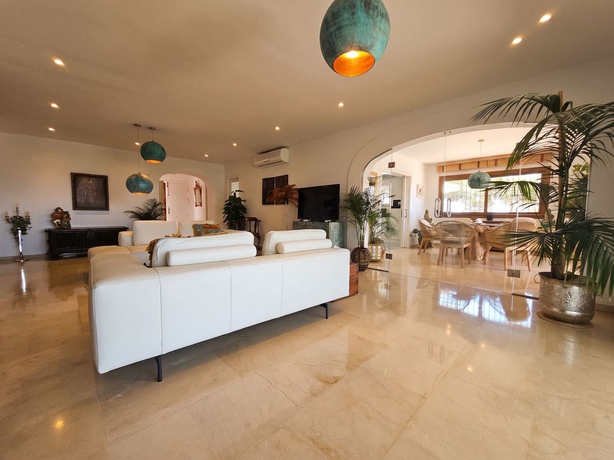 4 soveværelse Villa til salg i Mijas med swimmingpool garage - € 1.400.000 (Ref: 9855608)