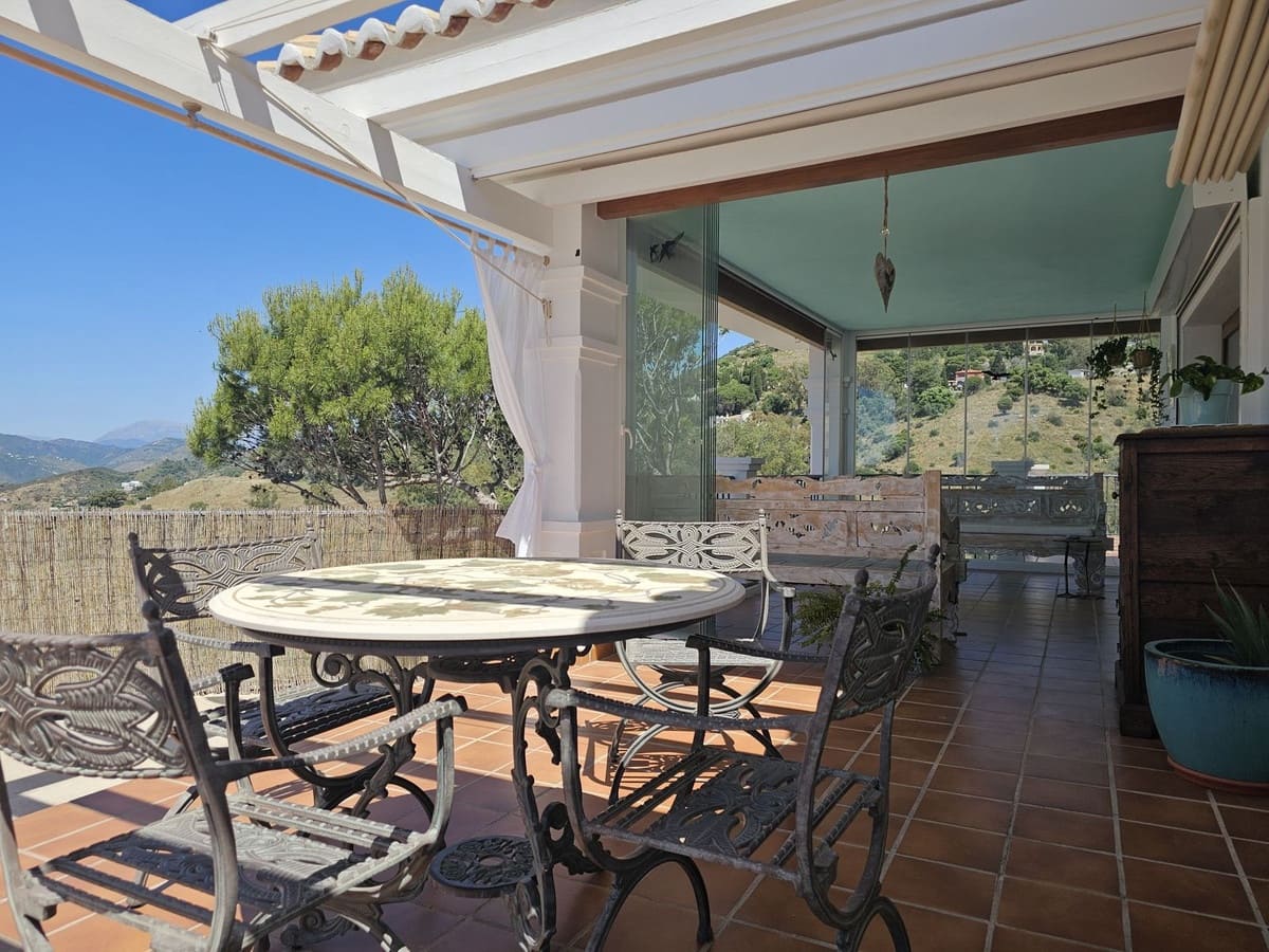 4 soveværelse Villa til salg i Mijas med swimmingpool garage - € 1.400.000 (Ref: 9855608)