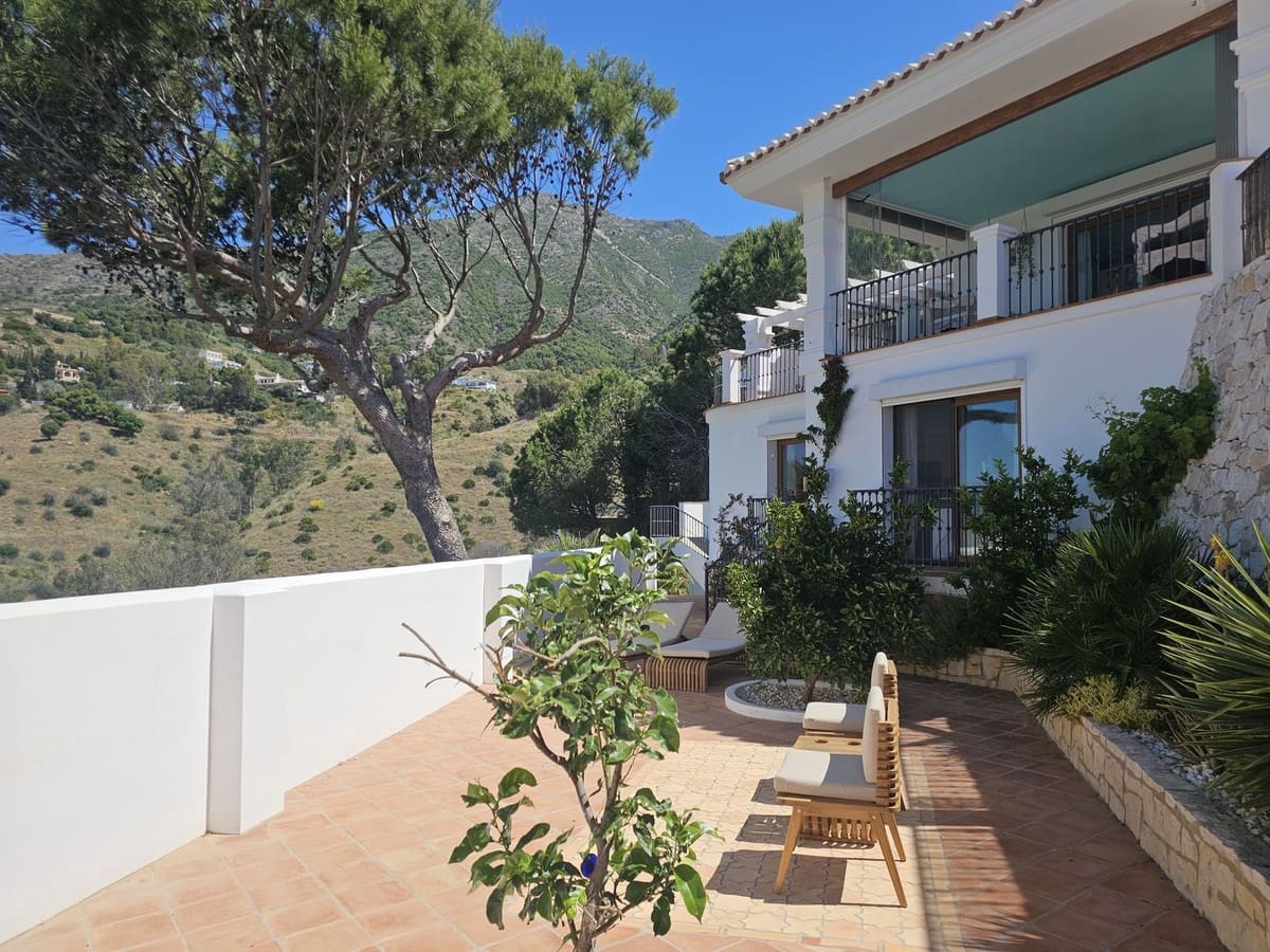 4 soveværelse Villa til salg i Mijas med swimmingpool garage - € 1.400.000 (Ref: 9855608)