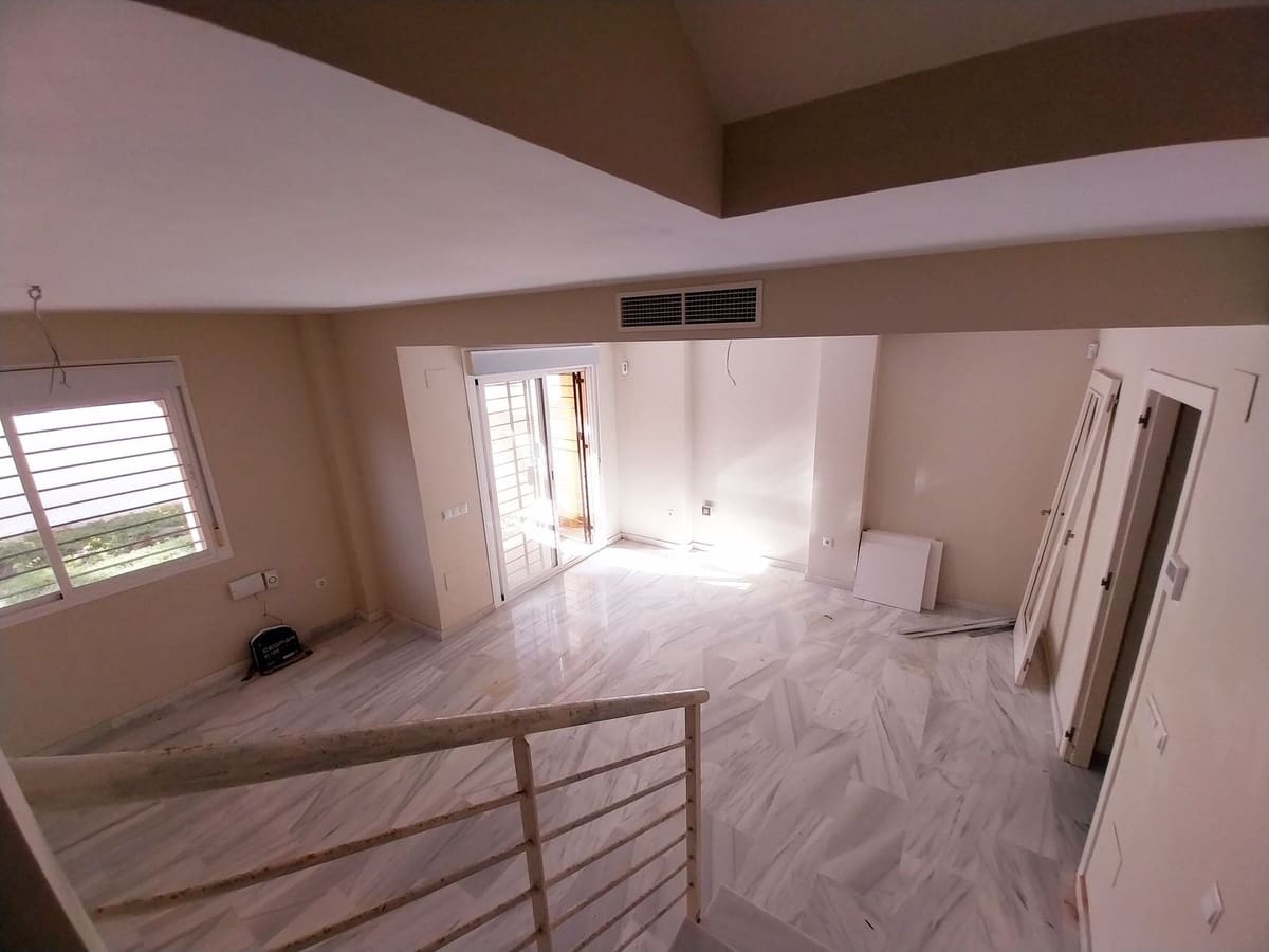 4 sypialnia Dom na sprzedaż w Calahonda z basenem garażem - 639 000 € (Ref: 9855609)