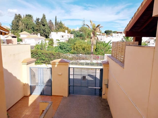 4 sypialnia Dom na sprzedaż w Calahonda, Mijas z basenem garażem - 639 000 € (Ref: 9855609)