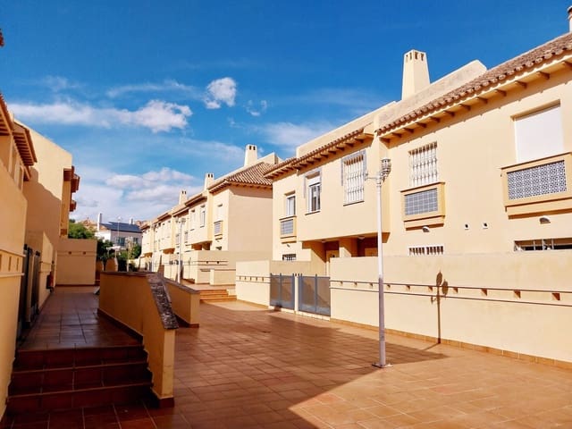 4 sypialnia Dom na sprzedaż w Calahonda, Mijas z basenem garażem - 639 000 € (Ref: 9855609)