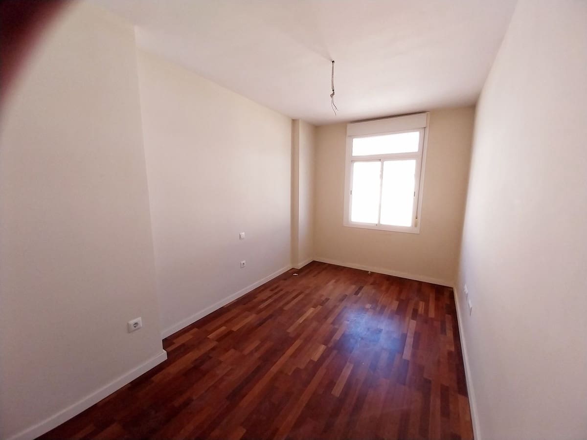 4 sypialnia Dom na sprzedaż w Calahonda z basenem garażem - 639 000 € (Ref: 9855609)