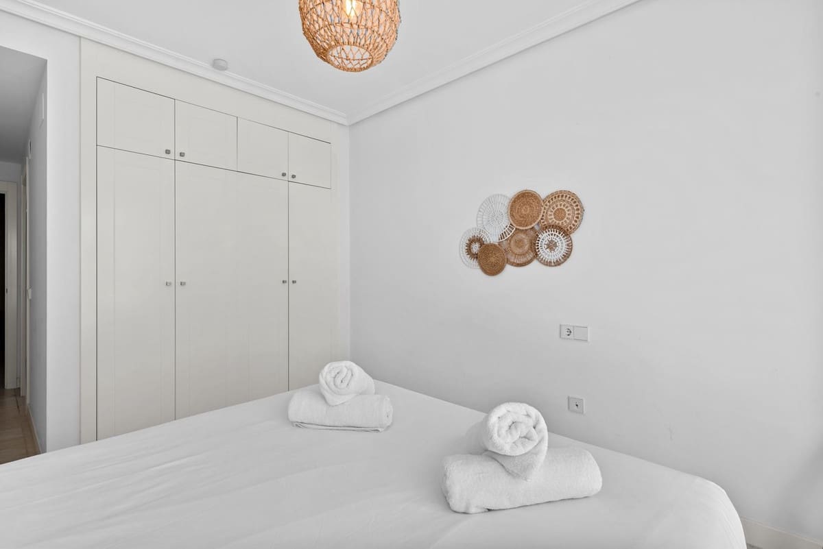3 soverom Hus til salgs i New Golden Mile med svømmebasseng garasje - € 625 000 (Ref: 9857698)