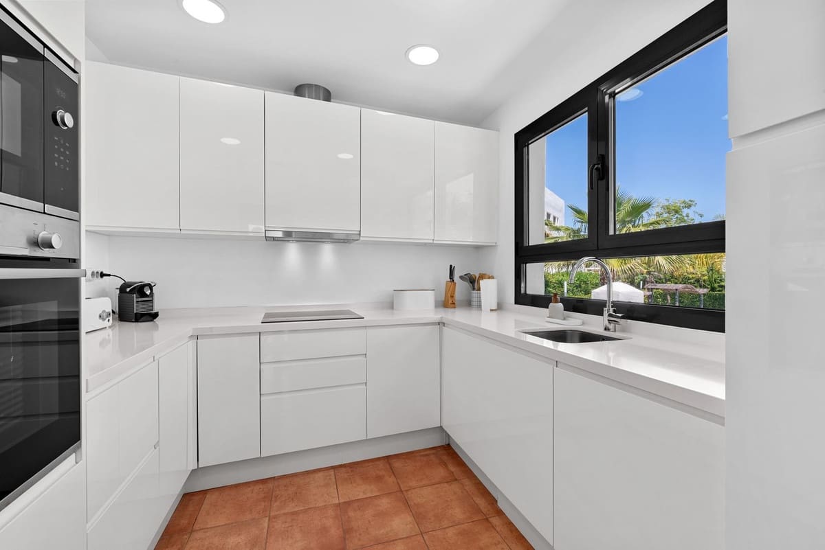 3 soverom Hus til salgs i New Golden Mile med svømmebasseng garasje - € 625 000 (Ref: 9857698)