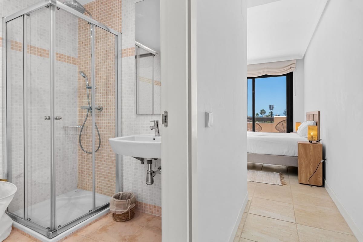 3 soverom Hus til salgs i New Golden Mile med svømmebasseng garasje - € 625 000 (Ref: 9857698)