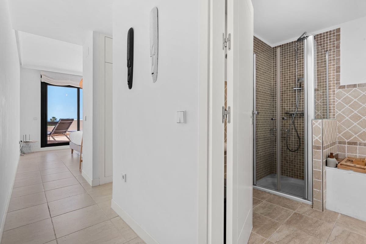 3 soverom Hus til salgs i New Golden Mile med svømmebasseng garasje - € 625 000 (Ref: 9857698)