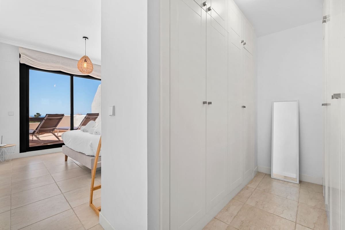 3 soverom Hus til salgs i New Golden Mile med svømmebasseng garasje - € 625 000 (Ref: 9857698)