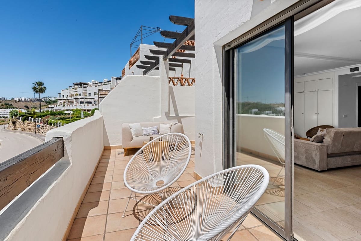 3 soverom Hus til salgs i New Golden Mile med svømmebasseng garasje - € 625 000 (Ref: 9857698)