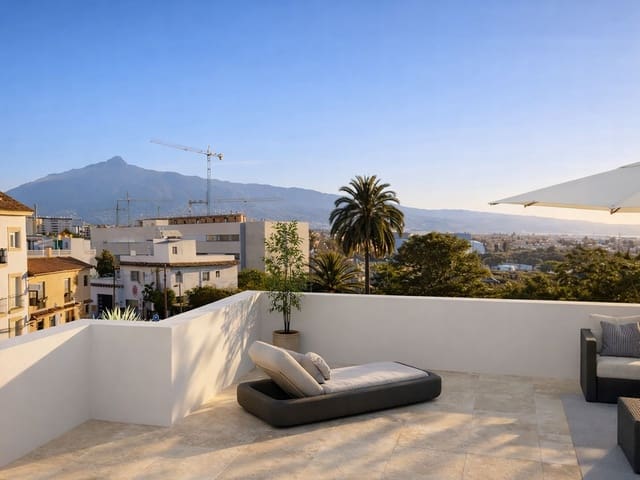 5 makuuhuone Huvila myytävänä paikassa San Pedro de Alcántara Pueblo, Marbella mukana uima-altaan 
autotalli - 2 525 000 € (Ref: 9861994)