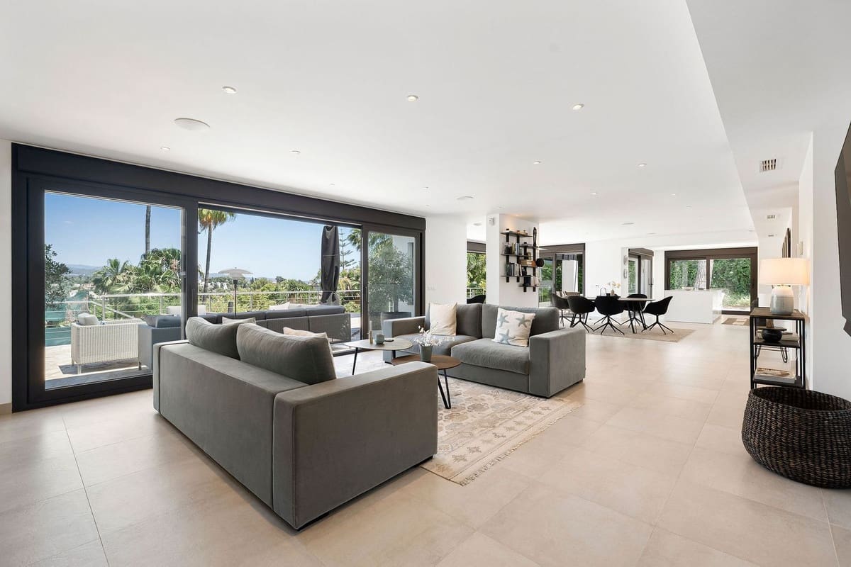 4 soveværelse Villa til salg i Nueva Andalucia med swimmingpool - € 2.990.000 (Ref: 9861995)