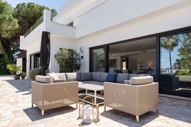 4 soveværelse Villa til salg i La Dama de Noche - La Alzambra, Marbella med swimmingpool - € 2.990.000 (Ref: 9861995)
