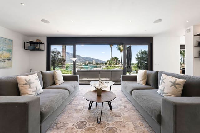 4 soveværelse Villa til salg i La Dama de Noche - La Alzambra, Marbella med swimmingpool - € 2.990.000 (Ref: 9861995)