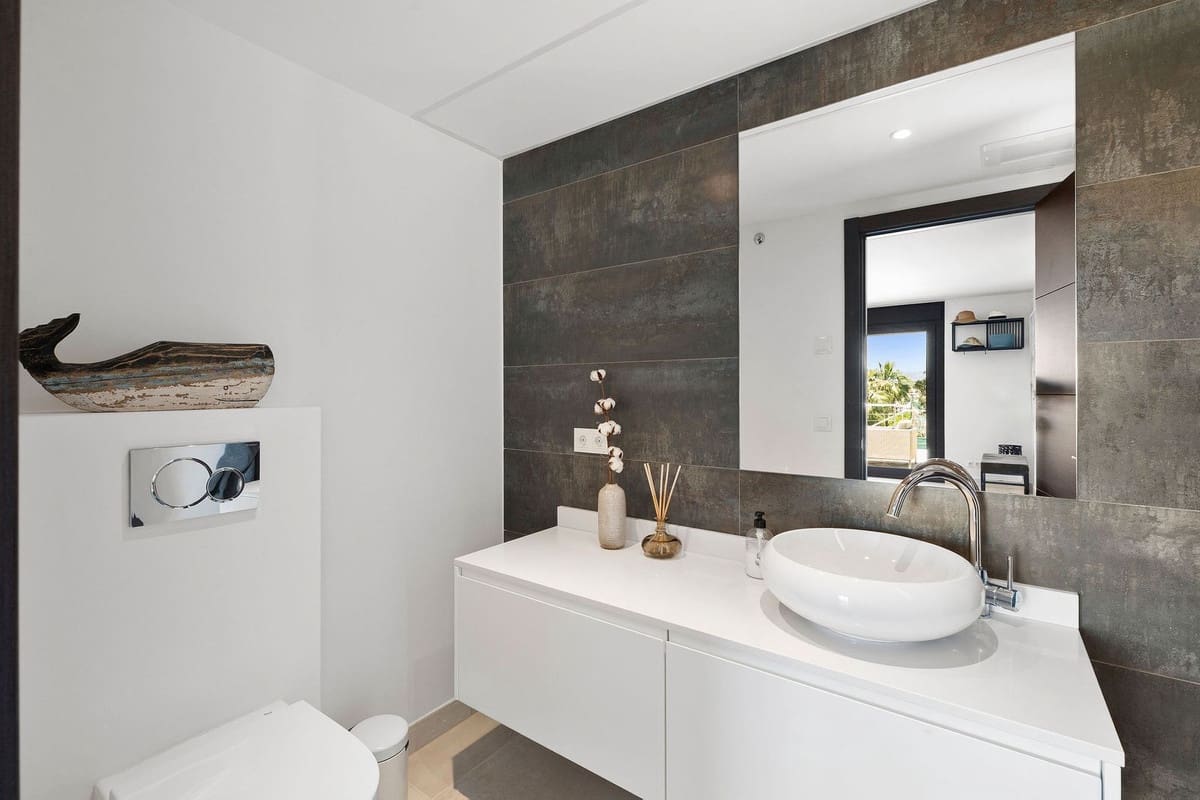 4 soveværelse Villa til salg i Nueva Andalucia med swimmingpool - € 2.990.000 (Ref: 9861995)