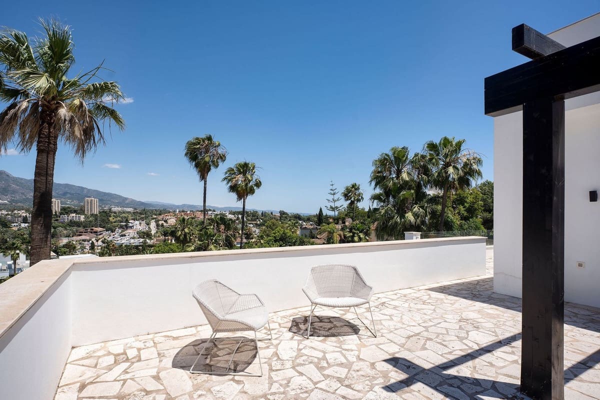 4 soveværelse Villa til salg i Nueva Andalucia med swimmingpool - € 2.990.000 (Ref: 9861995)