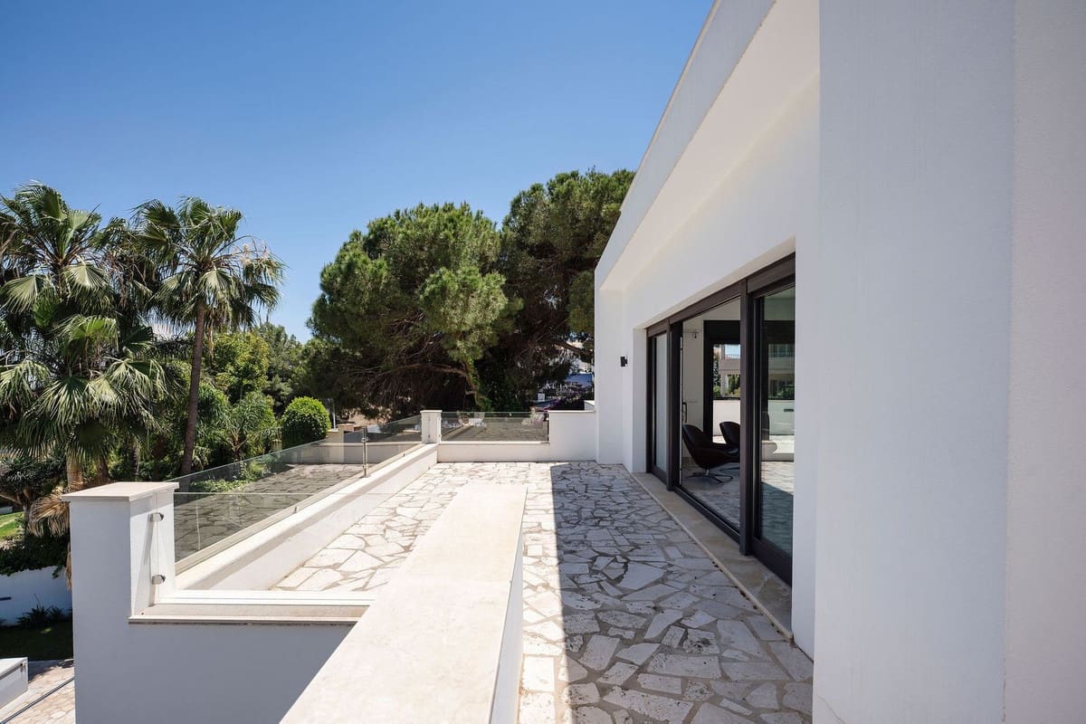 4 soveværelse Villa til salg i Nueva Andalucia med swimmingpool - € 2.990.000 (Ref: 9861995)