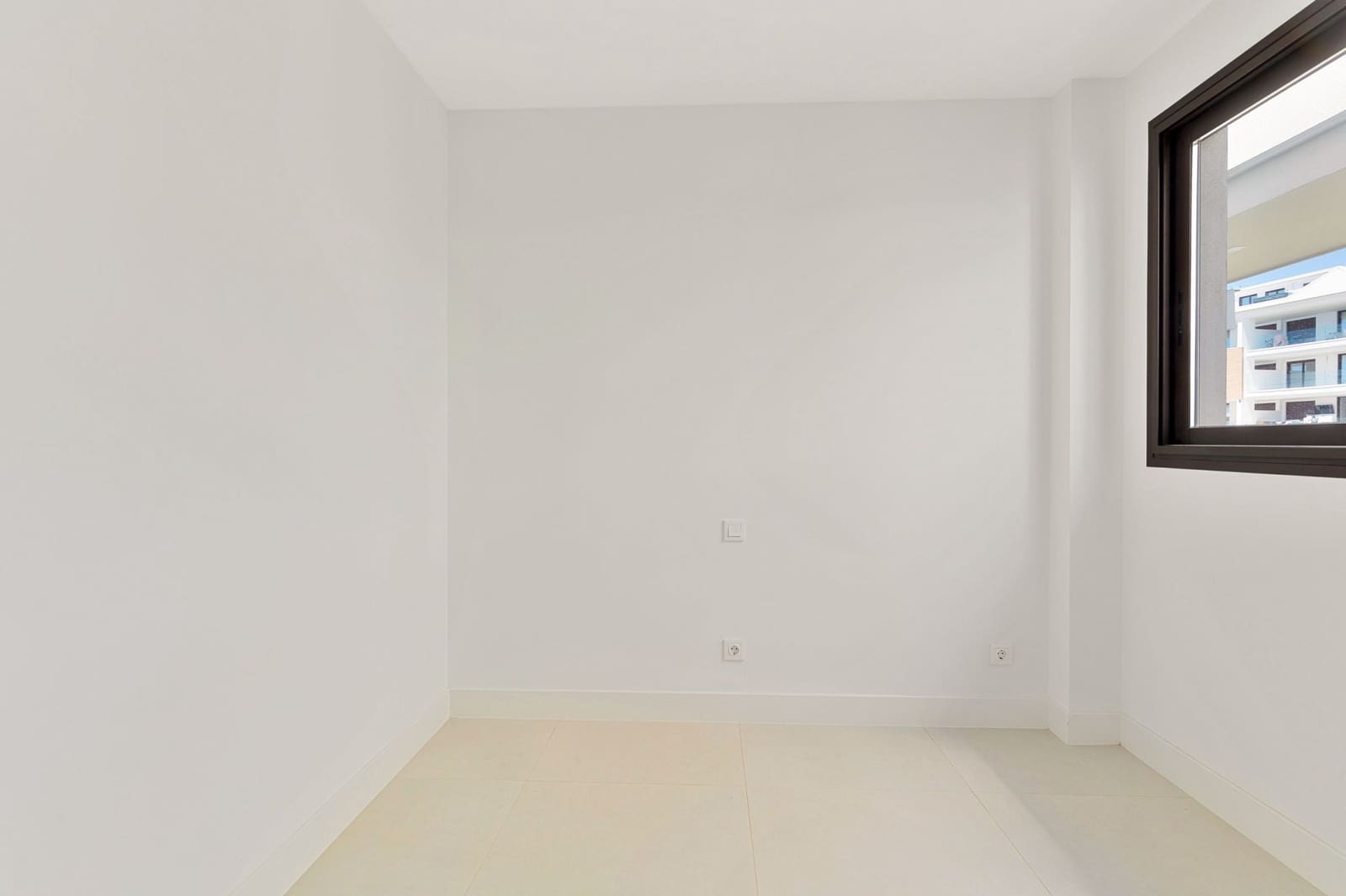 Apartamento de 3 habitaciones en Fuengirola en venta con piscina garaje - 679.000 € (Ref: 9861996)