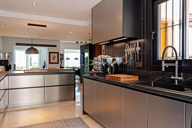 3 sypialnia Dom na sprzedaż w La Cala Golf, Mijas z basenem - 749 000 € (Ref: 9861997)