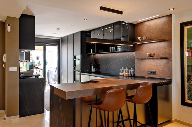 3 sypialnia Dom na sprzedaż w La Cala Golf, Mijas z basenem - 749 000 € (Ref: 9861997)