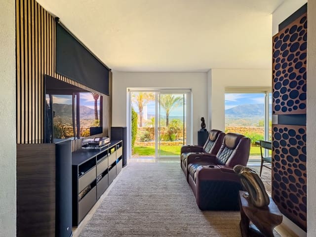 3 sypialnia Dom na sprzedaż w La Cala Golf, Mijas z basenem - 749 000 € (Ref: 9861997)