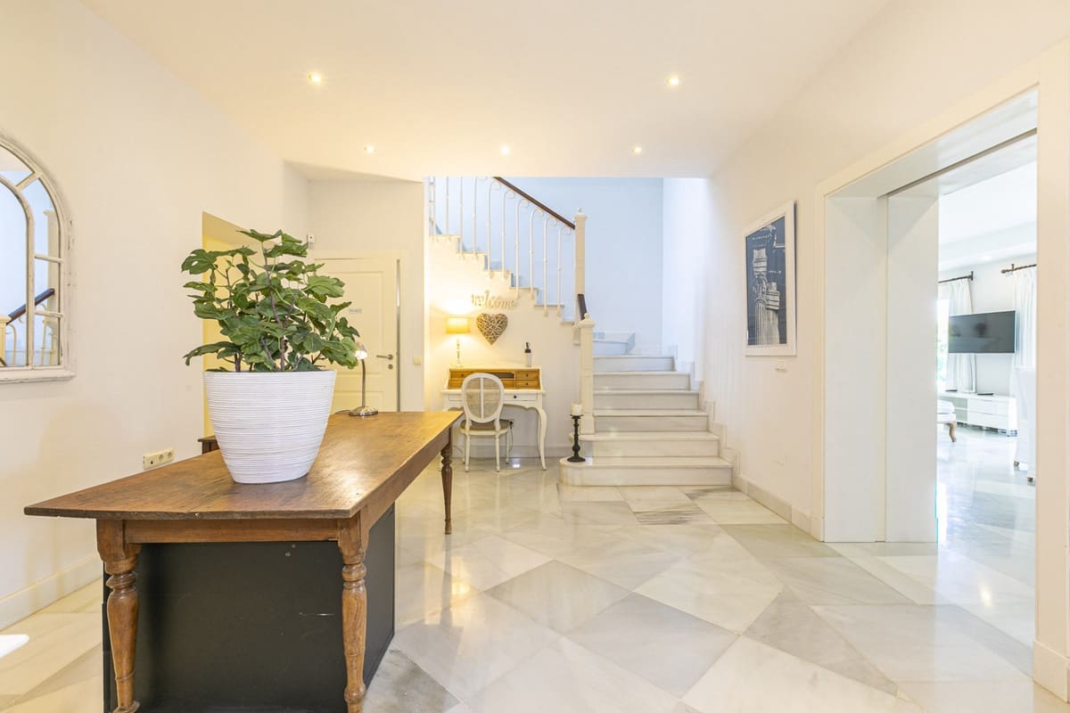 5 quarto Moradia para venda em Elviria com piscina - 2 290 000 € (Ref: 9861998)