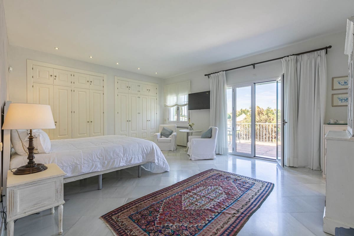 5 quarto Moradia para venda em Elviria com piscina - 2 290 000 € (Ref: 9861998)